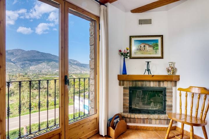 Gîte pour 6 personnes, avec jardin à Orba - 2