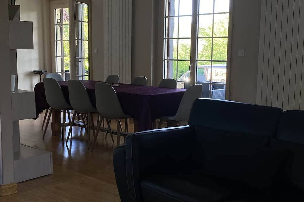 Maison Familiale au Coeur de la Dordogne in Cazoulès, Périgord Noir