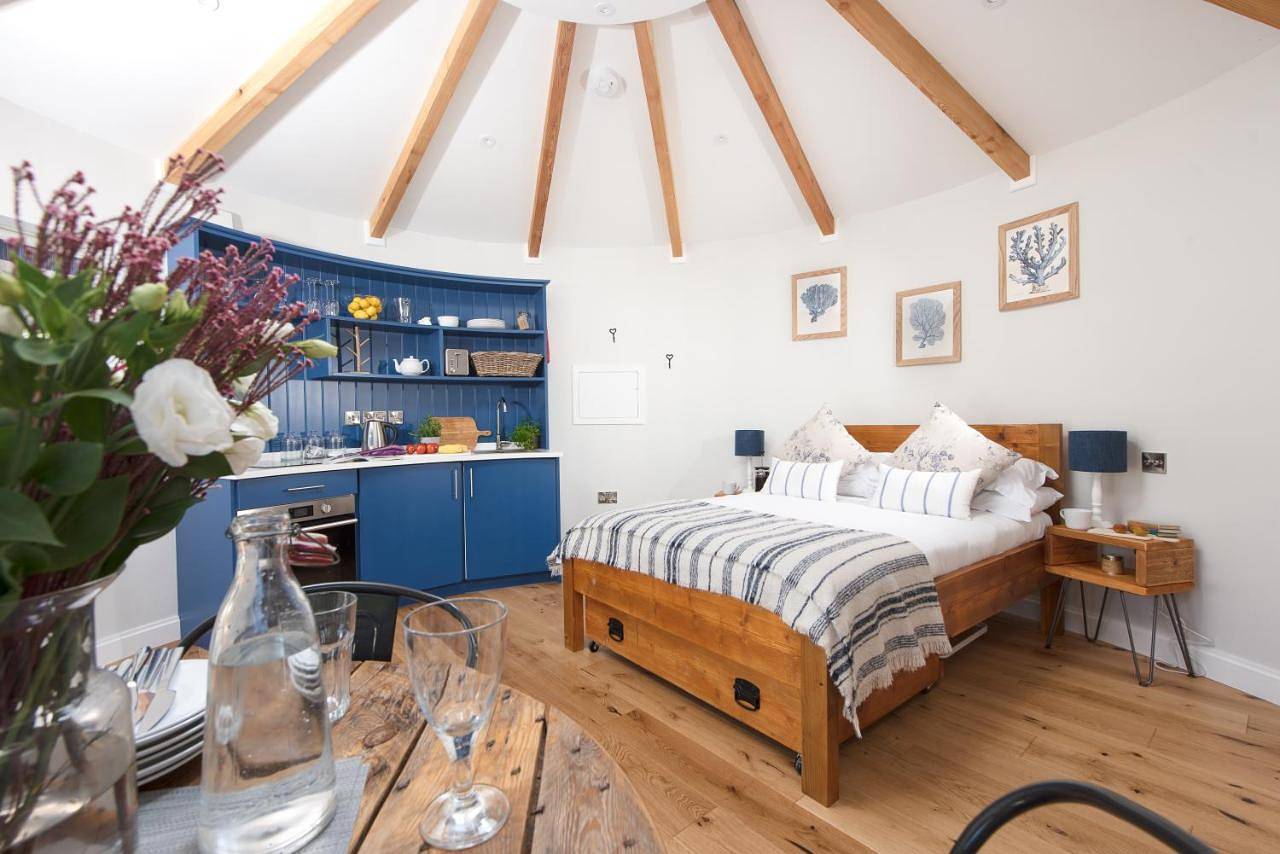 Private Couples Roundhouse in Cornwall