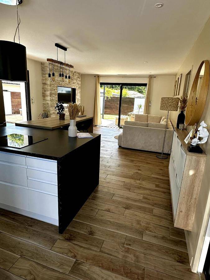 Location de vacances pour 8 personnes, avec jardin ainsi que piscine et vue à Saint-Selve - 4