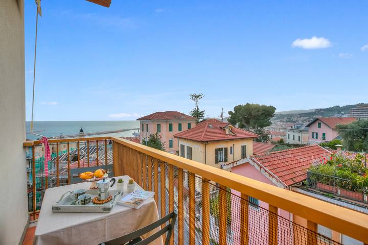 Ferienwohnung für 4 Personen, mit Balkon in Imperia