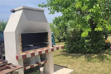Cottage pour 8 personnes, avec jardin et terrasse dans Albaron