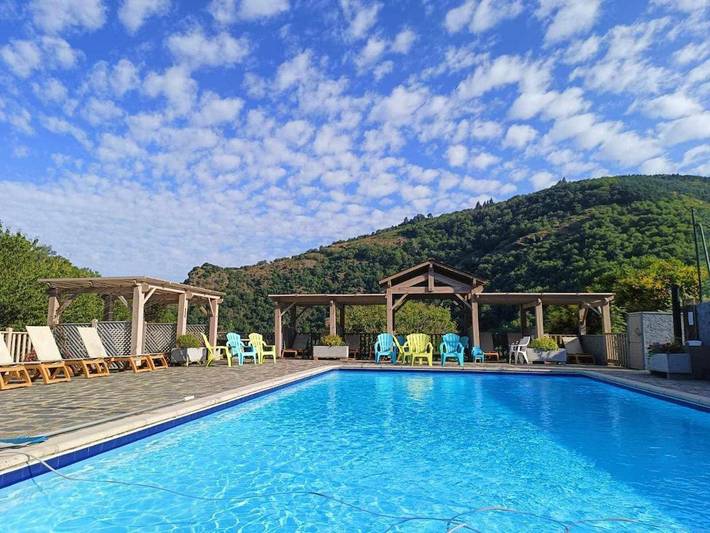 Maison de vacances pour 4 personnes, avec vue ainsi que jardin et piscine