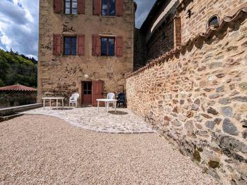 Gîte pour 5 personnes, avec jardin, animaux acceptés dans Saint-Vert