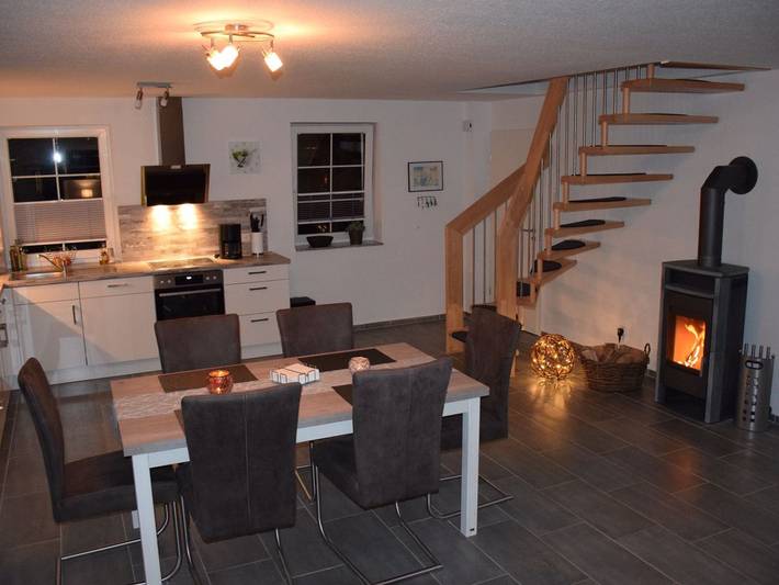 Ferienhaus für 7 Personen, mit Terrasse und Garten sowie Seeblick, kinderfreundlich in Warin - 4