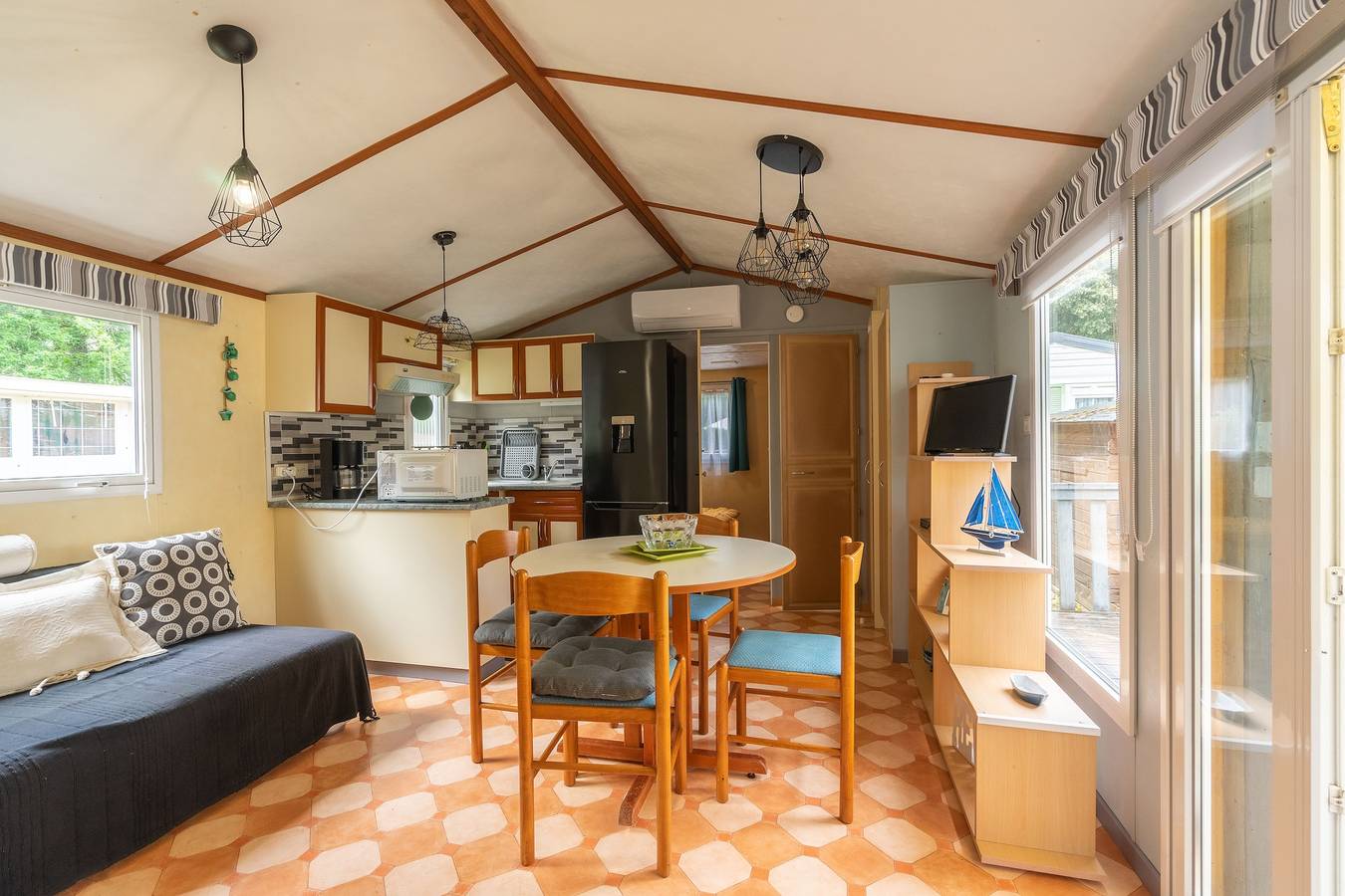 Casa móvil 'Mobilhome Mh 212' con piscina privada, terraza privada y aire acondicionado in La Tremblade, Côte de Beauté
