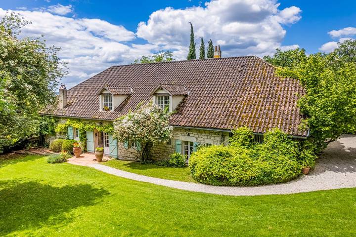 Ferienhaus für 18 Personen, mit Terrasse und Pool sowie Ausblick in Lauzerte
