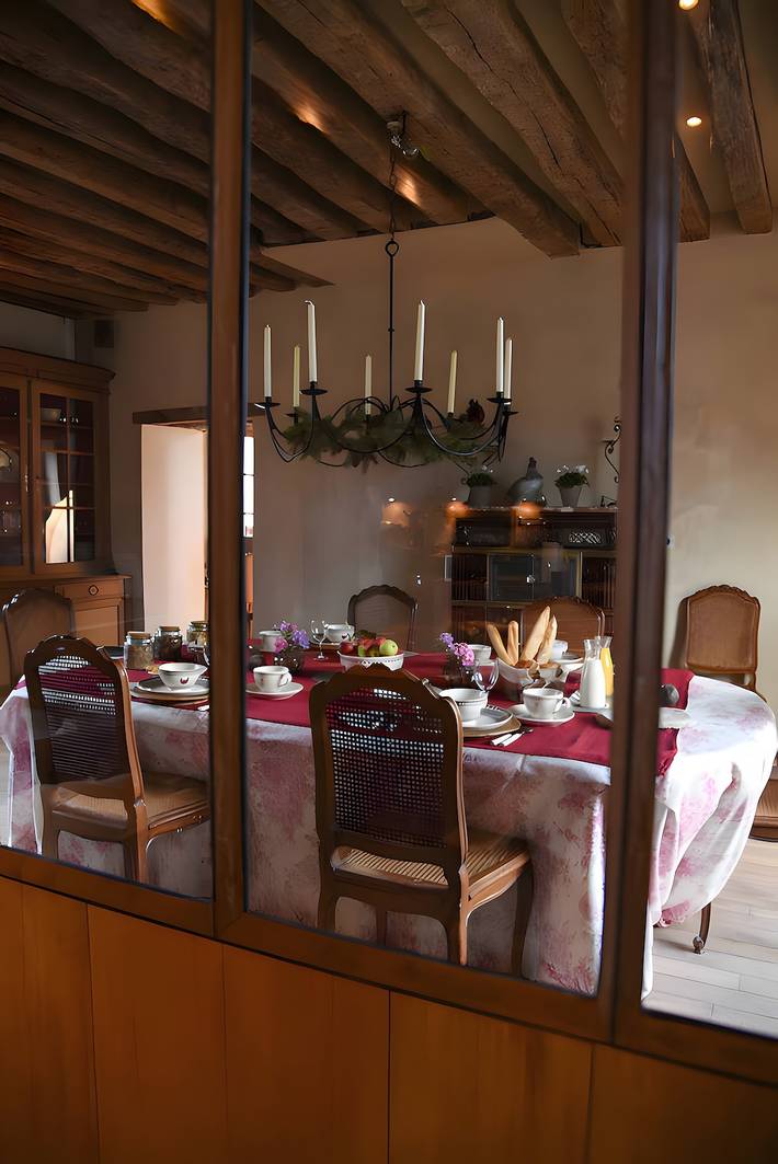 Bed and Breakfast 'Chambre De Pierre' mit Gemeinschaftsgarten und Wlan in Oise