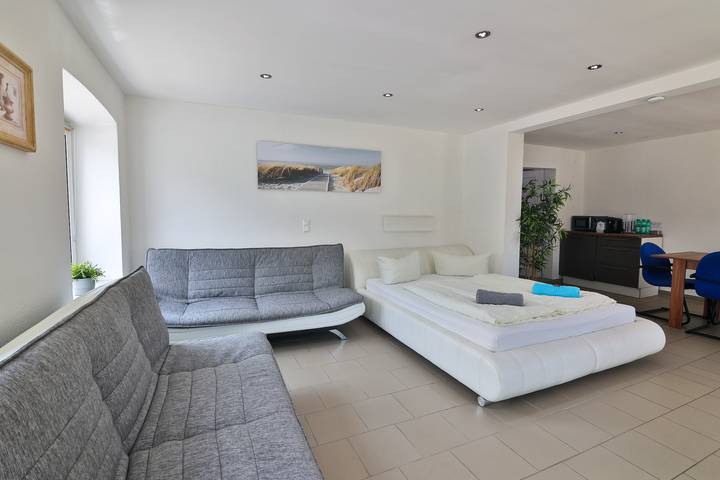 Ferienwohnung für 10 Personen, mit Garten und Seeblick sowie Ausblick
