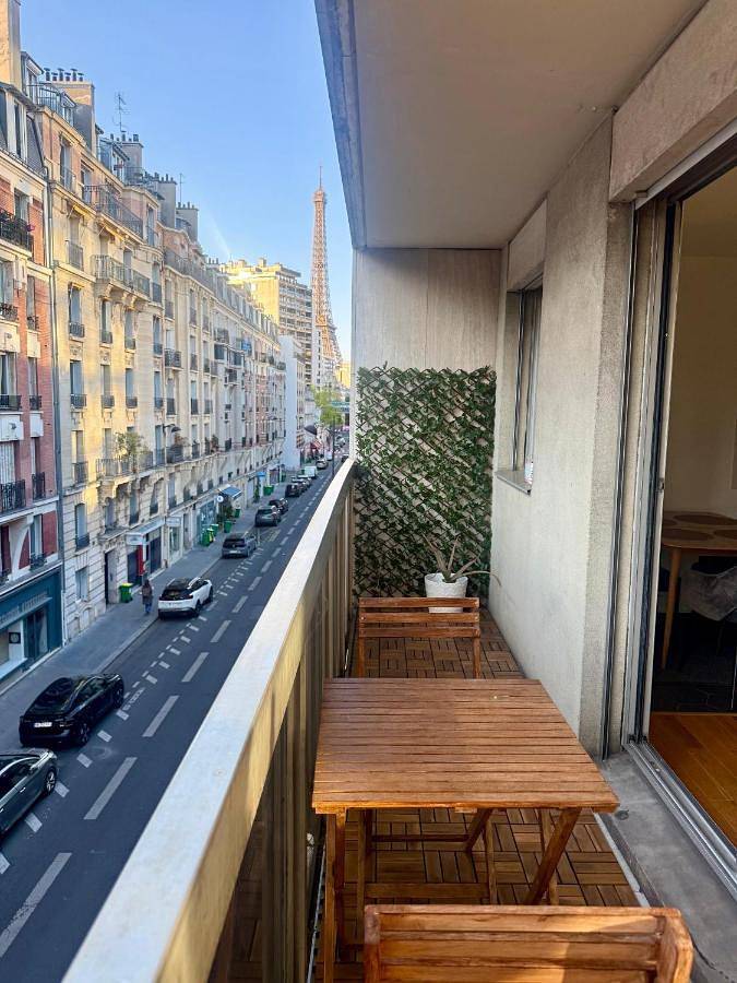 Gîte pour 4 personnes, avec balcon et vue dans Paris Rue Sextius Michel