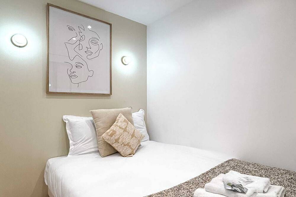 Entire apartment, Hoche B 05 - One Bedroom Apartment, Sleeps 4 in Le Pré-Saint-Gervais, Seine-Saint-Denis