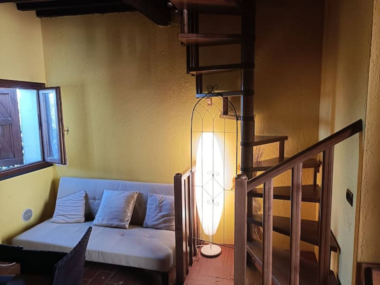 Cały apartament, Apartment 'Il Girasole' with Shared Pool, Wi-Fi and Air Conditioning in Vinci, Prowincja Florencja