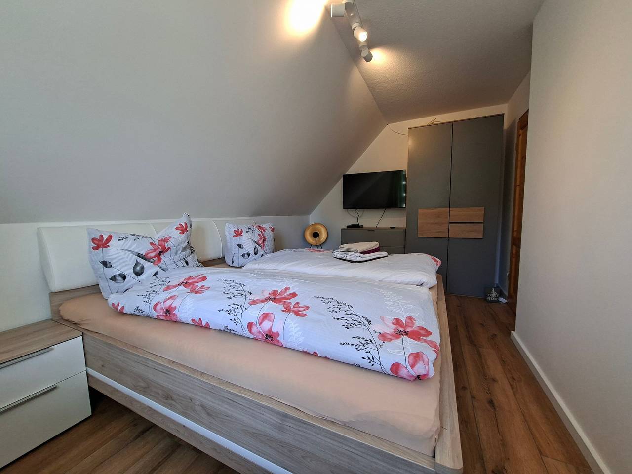Ganze Wohnung, Apartment 'Ferienwohnung Zeitlos Wriezen 2' mit privater Terrasse, Garten & Wlan in Wriezen, Märkische Schweiz-Oderland