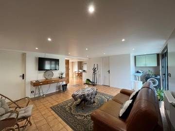 Gîte pour 5 personnes, avec jardin ainsi que vue et terrasse dans Arnouville Les Gonesse