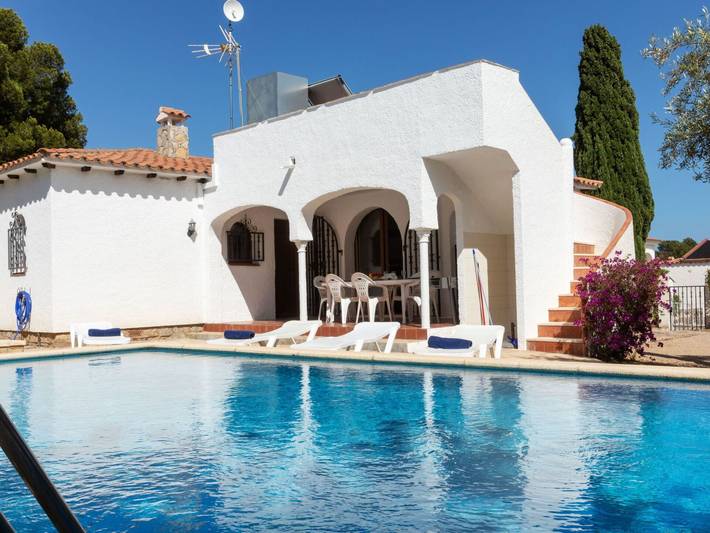 Casa rural para 6 personas, con jardín en Montroig