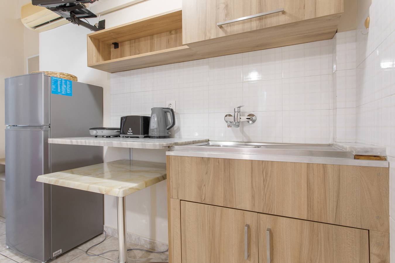 Ganze Wohnung, Ferienwohnung '' mit Bergblick, Wi-Fi und Klimaanlage in Kalamaki, Zakynthos