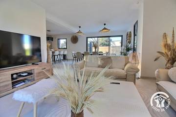 Gîte pour 8 personnes, avec jardin et terrasse dans Kertugal