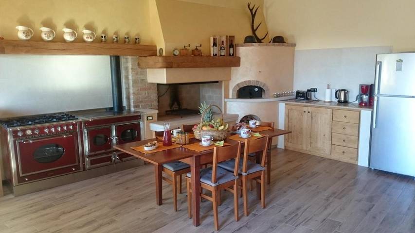 B&b voor 4 personen, with Balkon and Terras as well as Tuin and Uitzicht op het meer in Caprino Veronese