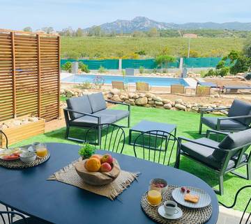 Gîte pour 6 personnes, avec piscine et jardin à Calenzana