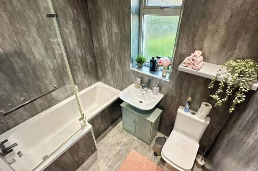 Ganze Wohnung, Holly street house with Separate Entrance, on the Edge of Glasgow\n in West Dunbartonshire