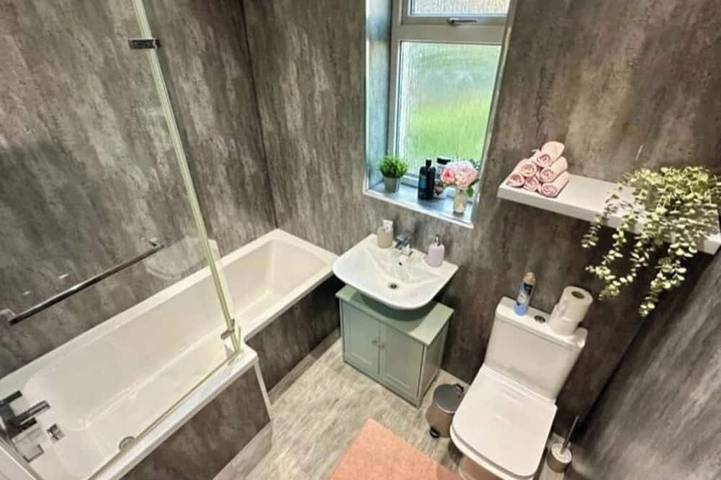Ganze Wohnung, Holly street house with Separate Entrance, on the Edge of Glasgow in West Dunbartonshire