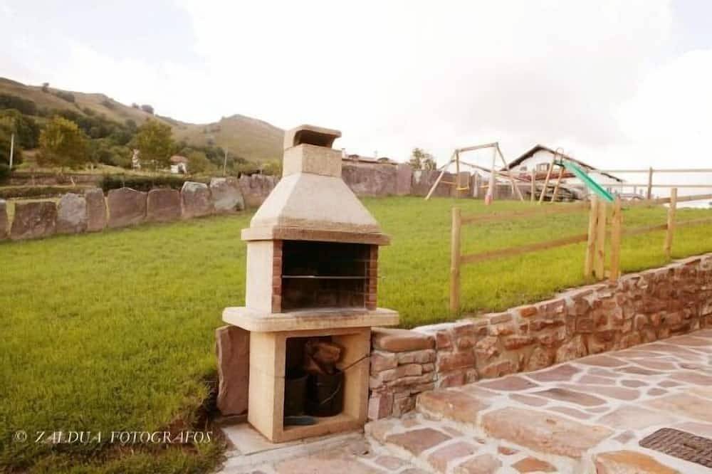 Rural house completely renovated in the Baztan valley in Azpilikueta, Baztan