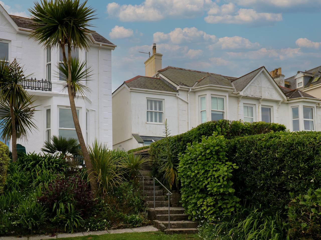 Entire apartment, Apartment 1 Llewellan in Carbis Bay, Cornwall