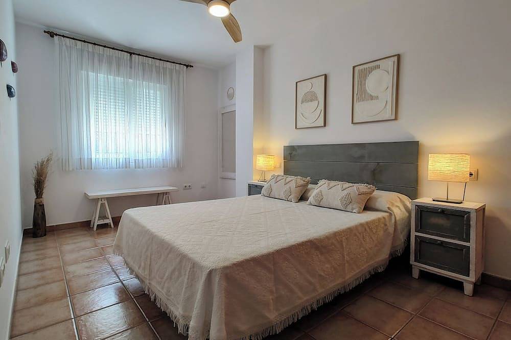 Appartement entier, Can Sord- Apartment with large Terrace/Garden.  With A/C and wifi in La Savina, Formentera