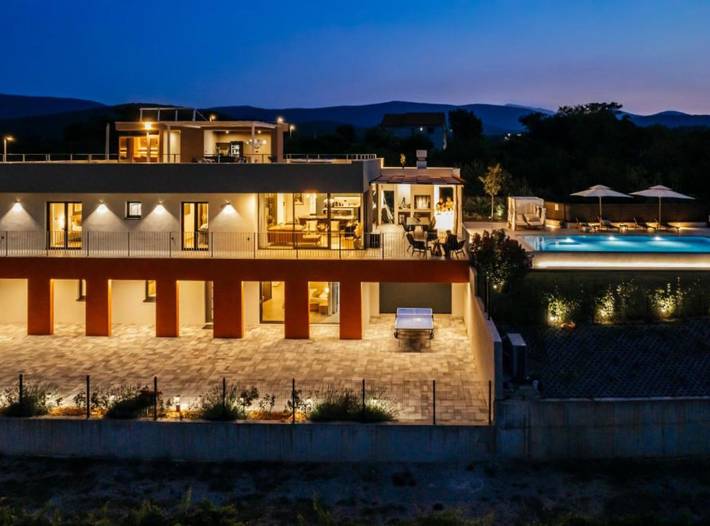 Villa für 12 Personen, mit Sauna und Balkon sowie Garten - 1