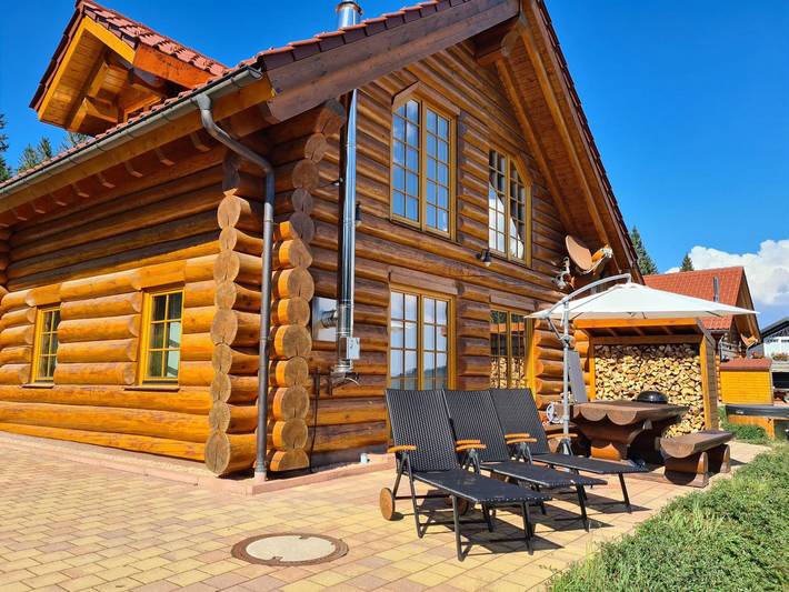 Chalet für 14 Personen, mit Balkon/Terrasse und Terrasse sowie Garten und Sauna in Feldberg