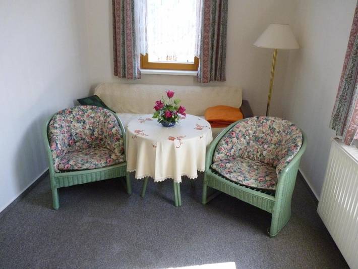 Hotel für 3 Personen, mit Terrasse und Garten in Floh-Seligenthal - 2