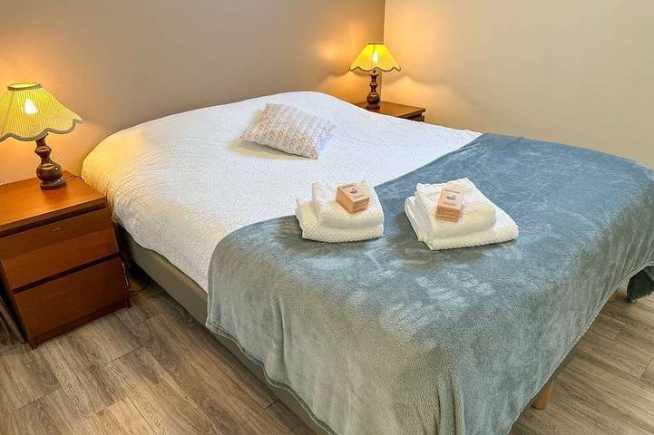 Location de vacances pour 4 personnes, avec jacuzzi ainsi que jardin et balcon à Vieux-Viel - 3