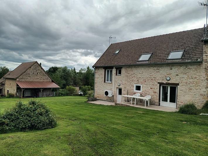 Location de vacances pour 10 personnes, avec jardin et vue à Lalheue