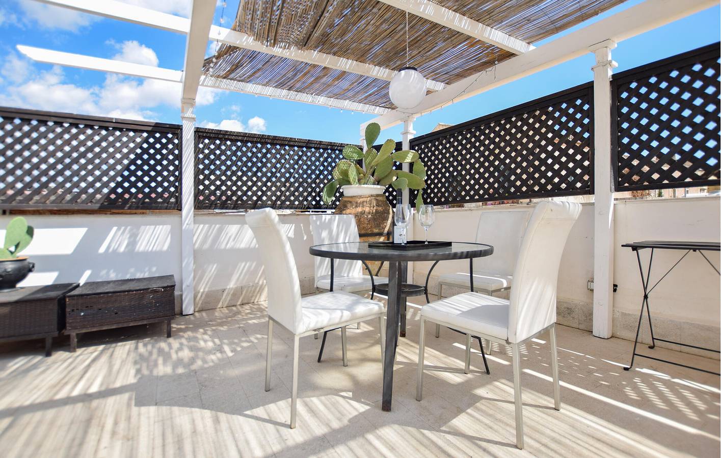 Appartamento con terrazza a Noto con WiFi e AC, Parcheggio - 500m dal centro città in Noto, Noto e dintorni