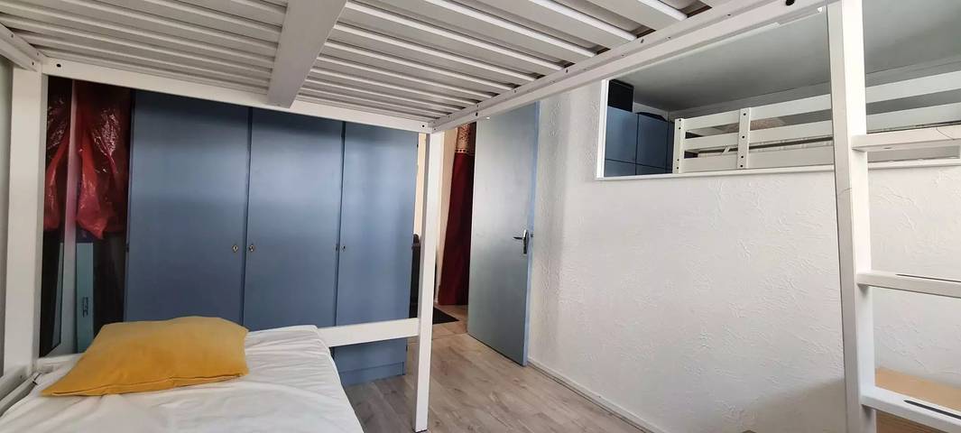 Appartement de vacances pour 5 personnes, avec Terrasse ainsi que Piscine et Vue