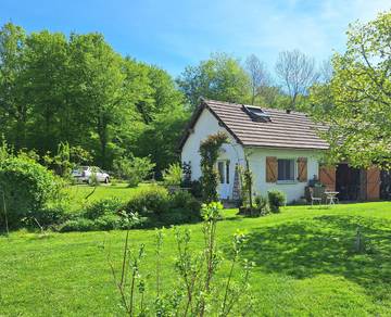 Gîte pour 3 personnes, avec terrasse et jardin dans le Jura