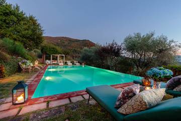 Villa With Pool for 10 People in Lucca, Lucca Province, Photo 4