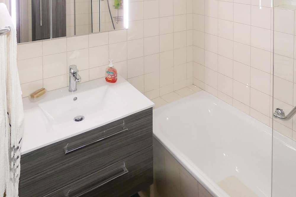 Apartamento entero, Ferienwohnung mit Seeblick in Lago Treffen am Ossiacher, Gerlitzen