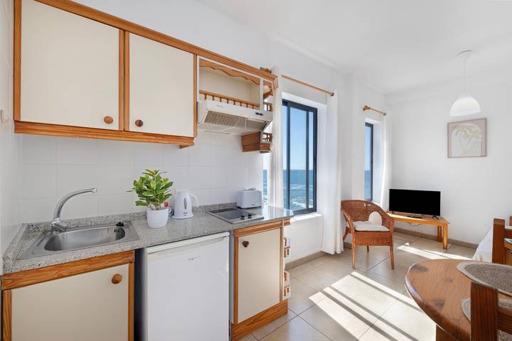 Apartamento entero, Apartamento 'La Bayana - 6' con vistas al mar, piscina compartida y Wi-Fi in Puerto Naos, Los Llanos de Aridane