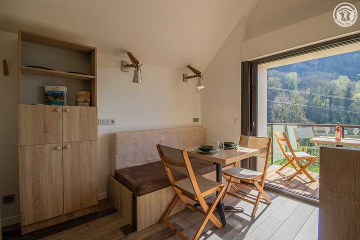 Gîte pour 2 personnes, avec sauna et terrasse ainsi que jacuzzi et jardin, animaux acceptés dans les Alpes francaises - 2
