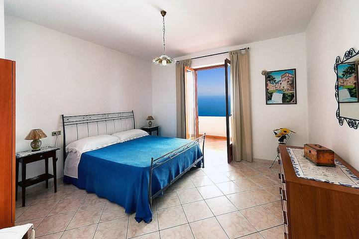 Huis in Villa in Amalfi met prachtig uitzicht op zee, glasvezel wifi in Tovere, Amalfi