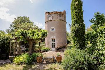 Gîte pour 2 personnes, avec jardin ainsi que terrasse et piscine à Labastide-de-Lévis