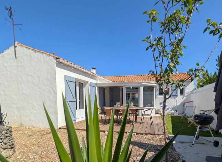 Location de vacances pour 8 personnes, avec jardin et terrasse dans Plage des sables d'or
