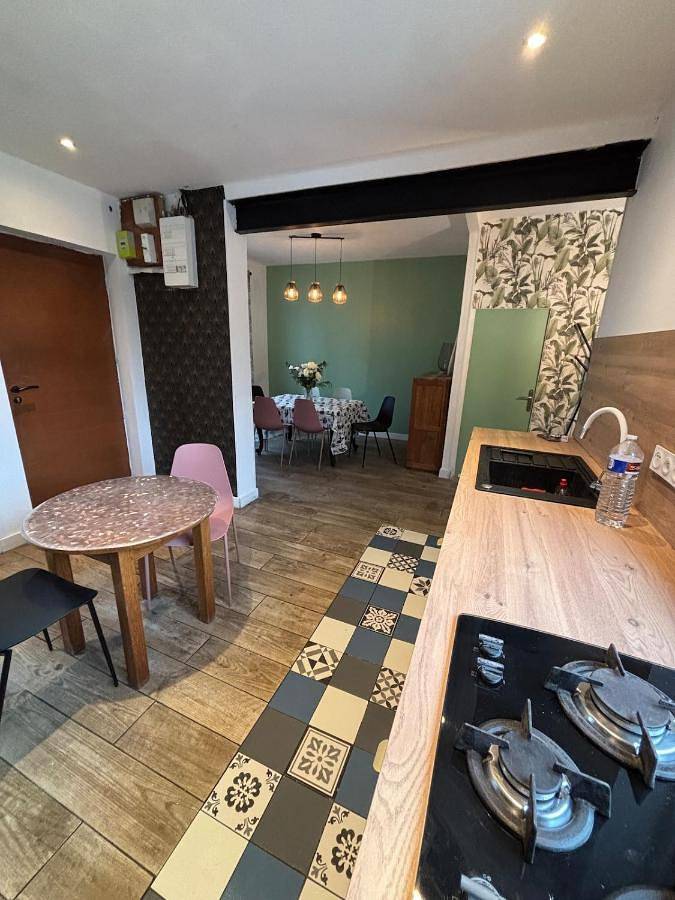 Location de vacances pour 6 personnes, avec Terrasse à Arques-la-Bataille