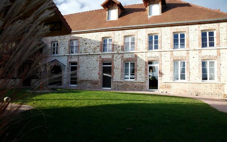 Gîte pour 17 personnes, avec jardin