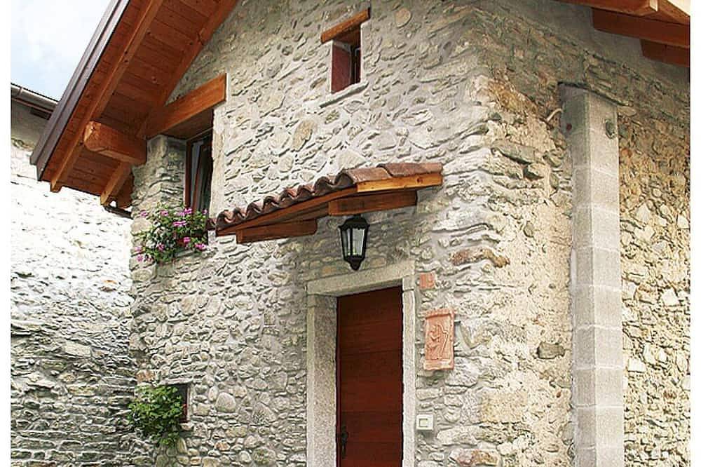 Atemberaubendes Ferienhaus für 5 Gäste mit W-Lan, Tv und Innenhof in Cannero Riviera, Lago Maggiore (Piemont)