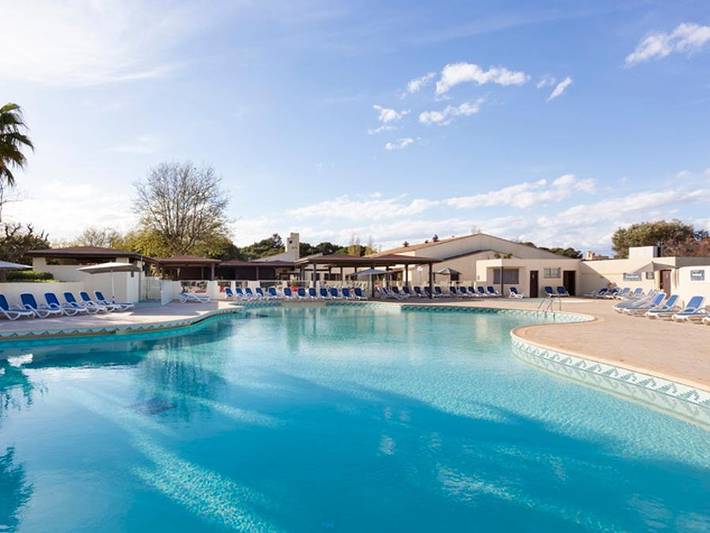Camping pour 2 personnes, avec Bassin pour enfant et Piscine