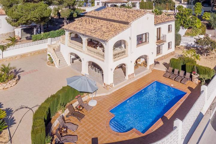 Villa pour 12 personnes, avec balcon et jardin - 1