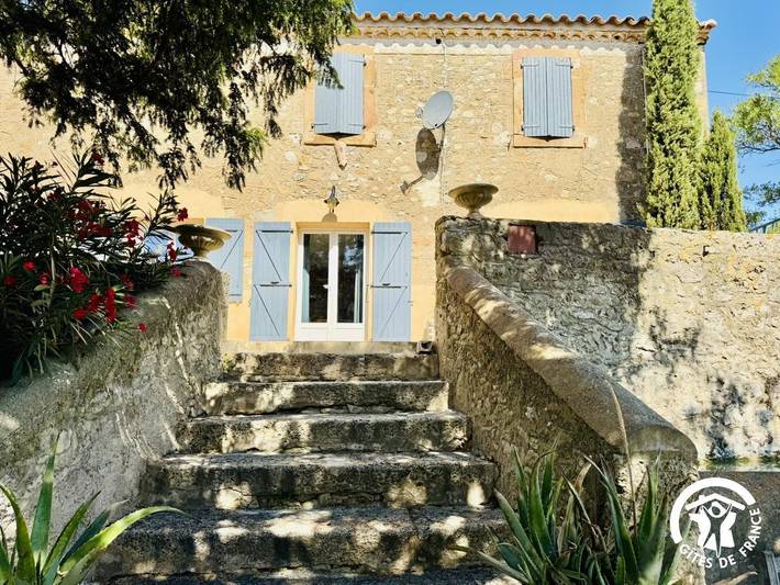 Gîte pour 6 personnes, avec Terrasse ainsi que Jardin et Piscine