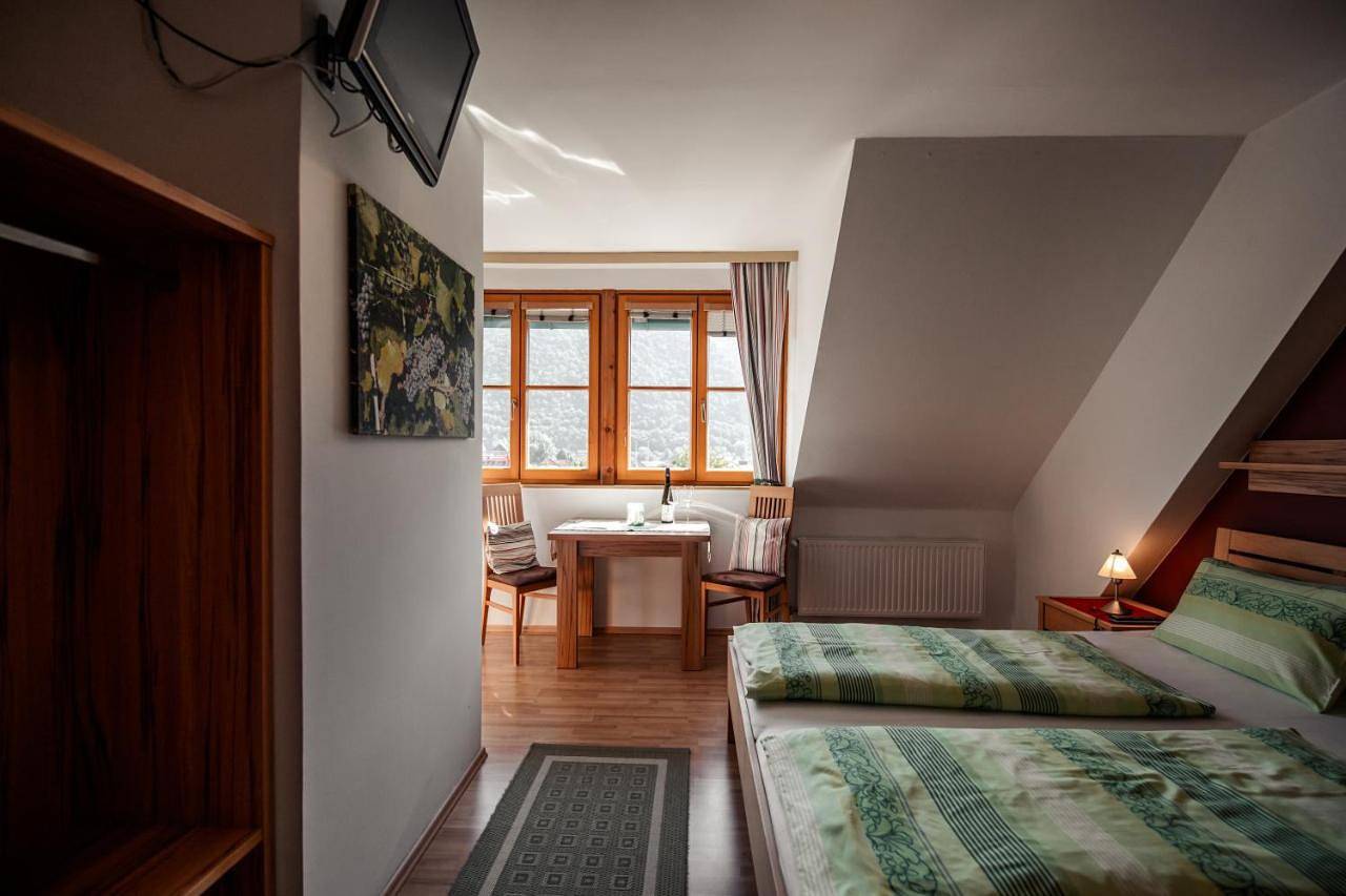 Ganze Ferienwohnung, One-Bedroom Apartment with Garden View in Weißenkirchen in der Wachau, Bezirk Krems an der Donau-Land